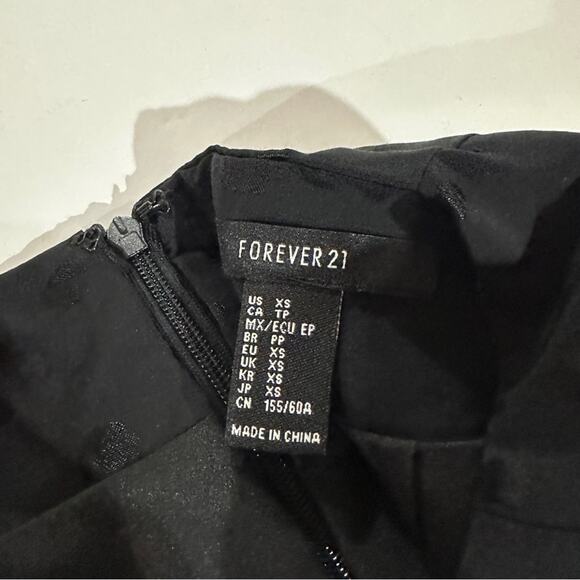 Forever 21 Black Polka Dot Print Ruched Ruffle Hem Mini Skirt Size XS - Picture 6 of 9